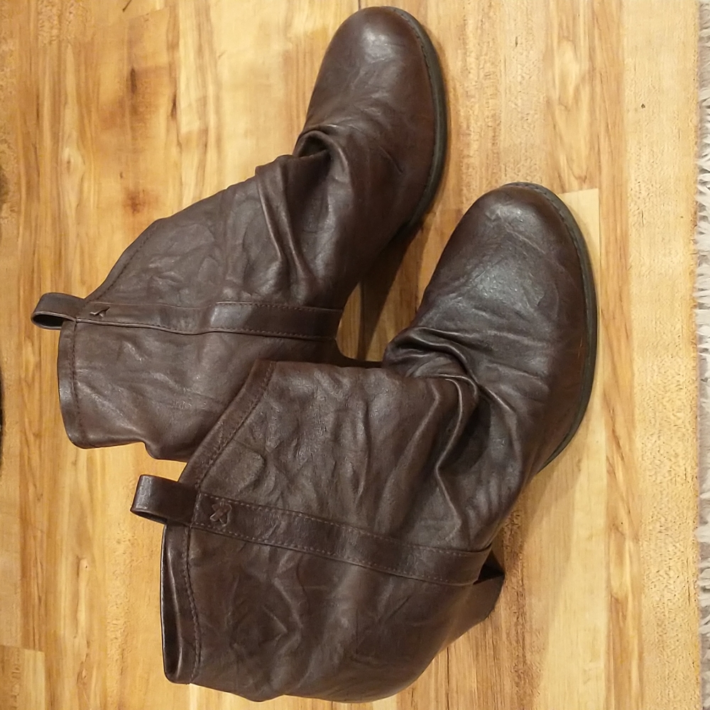 Super cute indigo (clarks) slouch boots